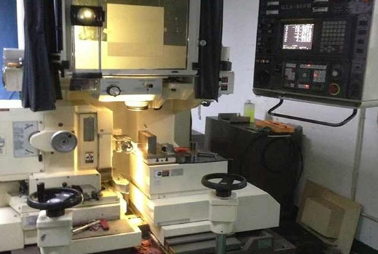 Grinding machine