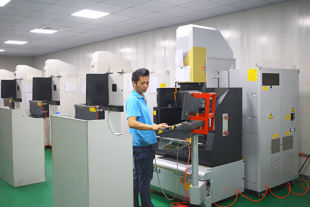 放電作業場